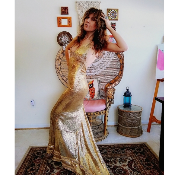 Liquid gold 90s sequin gown with train - Picture 4 of 6